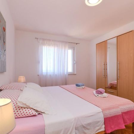 Sea View Apartment Sandra In Mali Losinj Mali Lošinj Exterior foto
